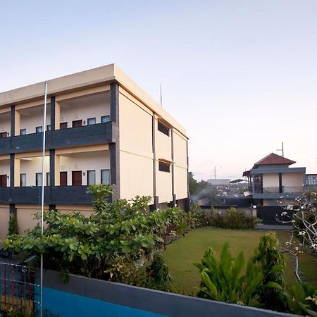 Pondok Taman 828 Hotel Dempasar Exterior foto